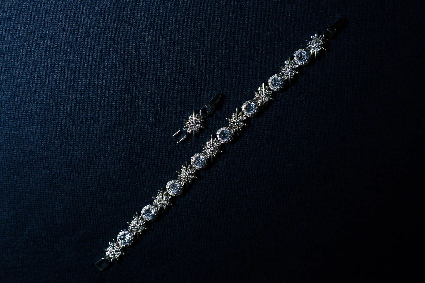 CIRCLE-STAR BRACELET